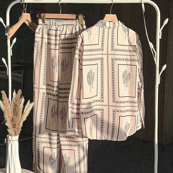 Apricot Casual Women's Random Print Button Decor Long Sleeve Top And Pants Set - Picture 3 of 4